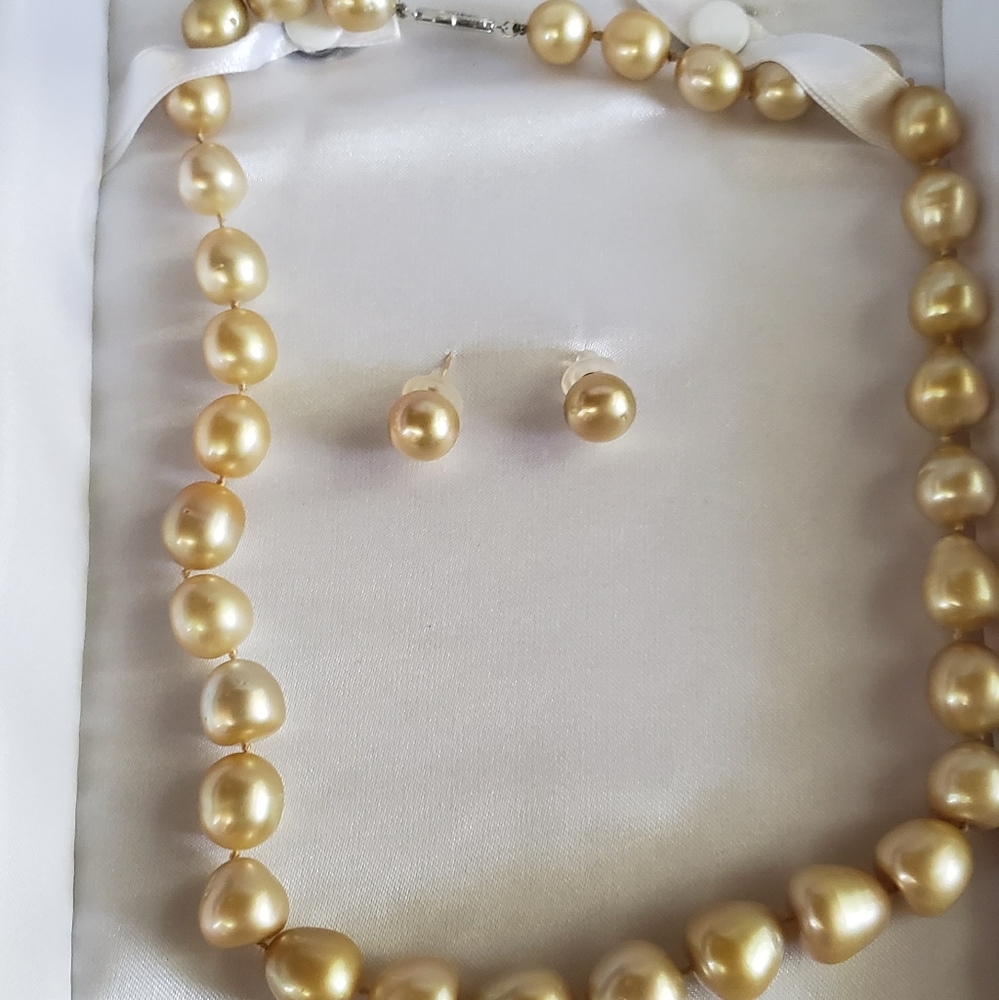 Golden South Sea Pearls
